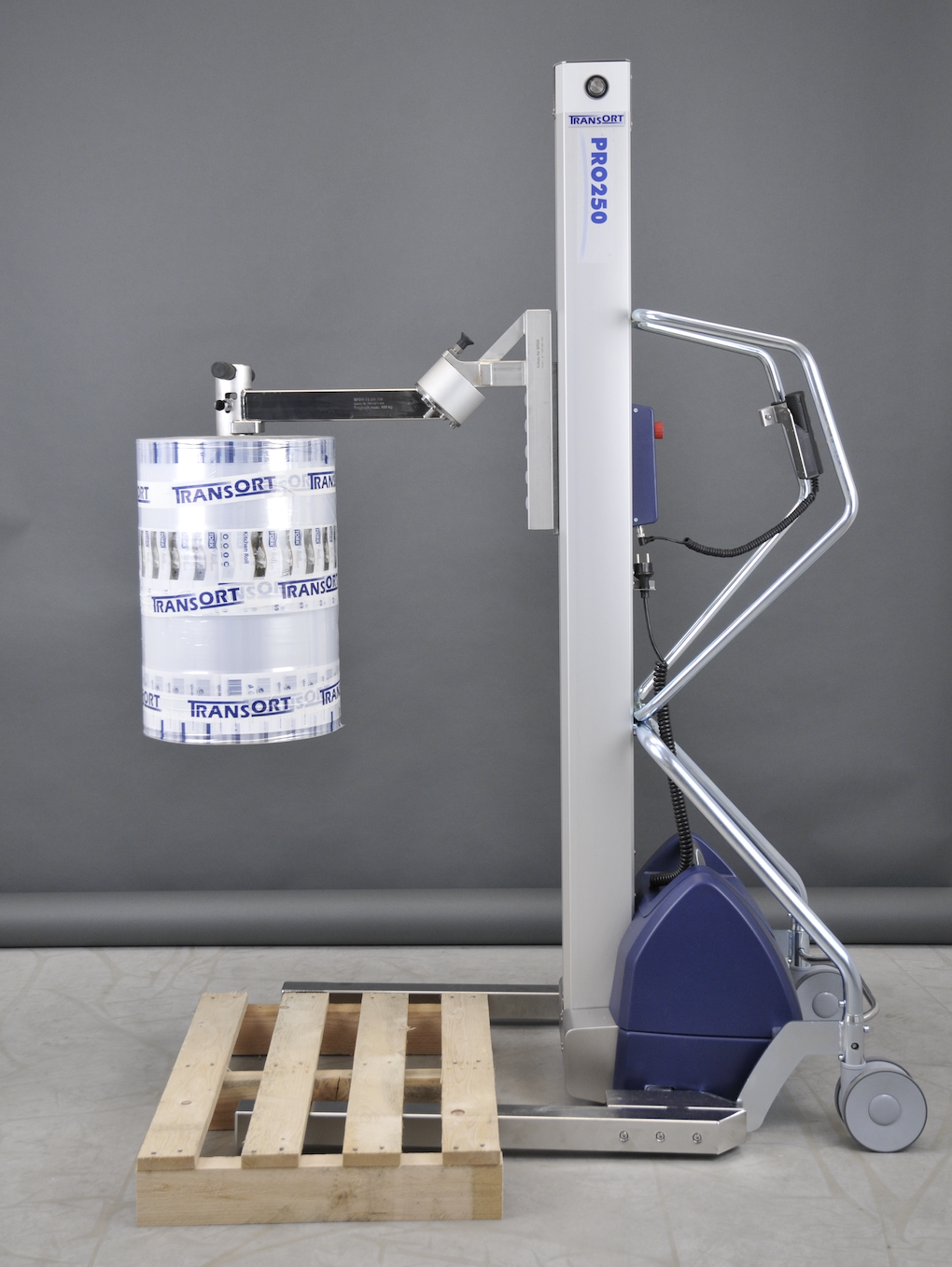 Hebehilfe von Transport zu sehen. Rollenhandling